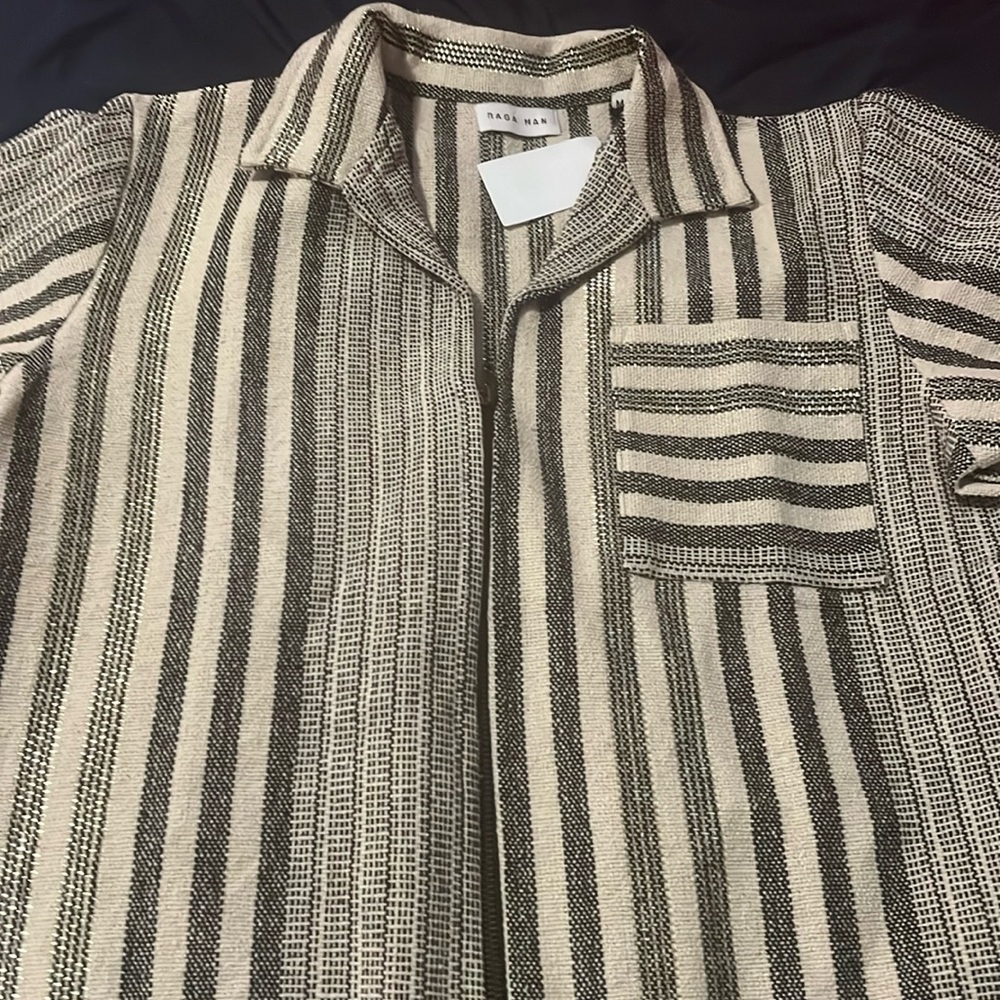 NWT Raga man shirt jacket with gold metal.  Medium